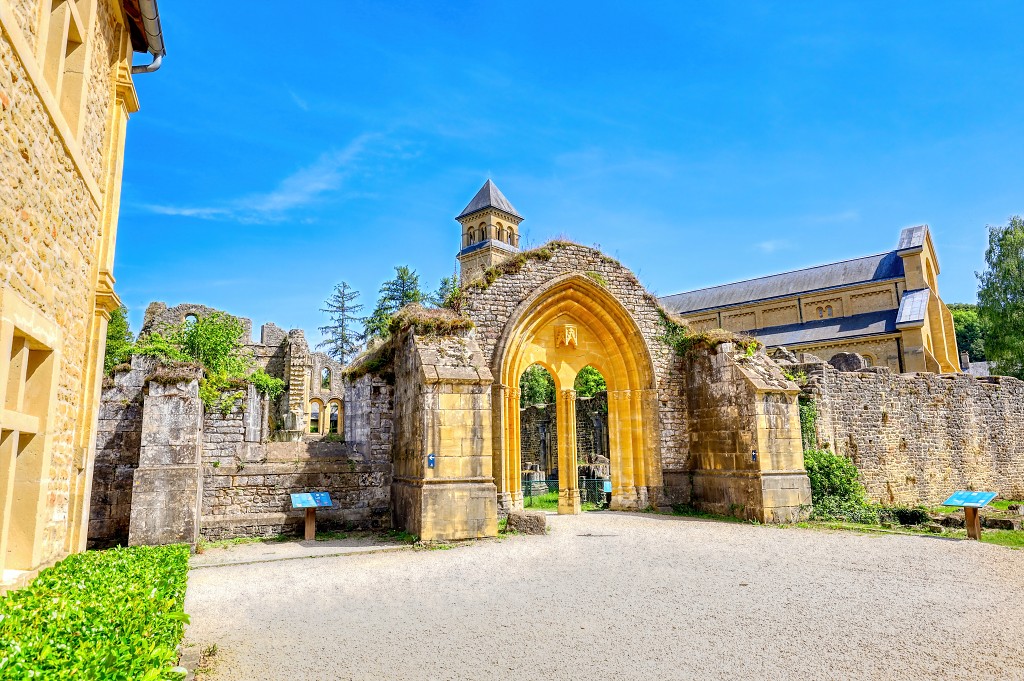 HDR Abbaye notre dame d'orval orval abdij religie reliogion belgie belgique kerk eglise abdijtuin abdijbier klooster ardennen kerkfotografie trappistenbier rooms katholiek